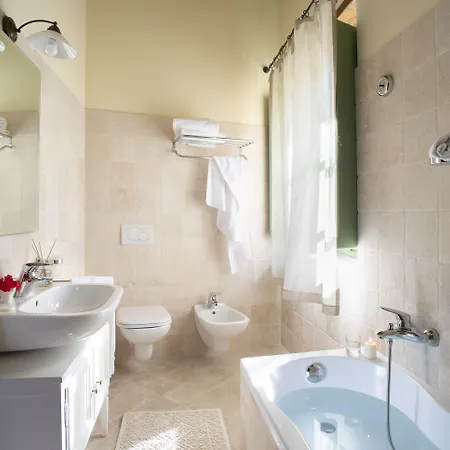 Hotell Borgo Di Gallano 3*